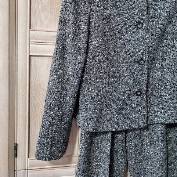 Vintage Clichy Bouclé Pants Suit, Cropped Jacket and Pleated Pants, Size 8 - Picture 5 of 16